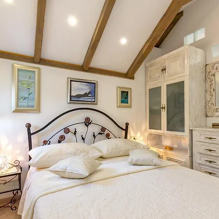 Romansa Апартаменти Спліт